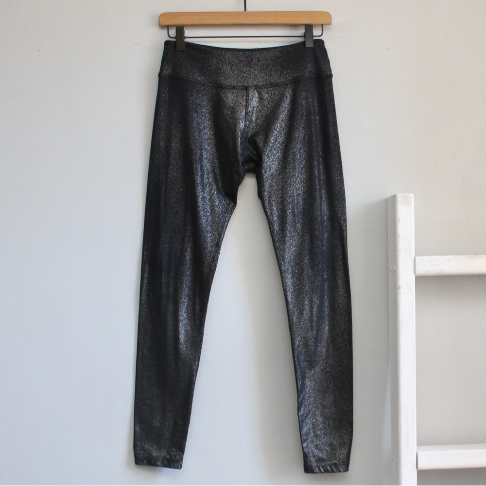 Beyond Yoga Shimmer Essential Black Foil Leggings Size Medium - Picture 3 of 11